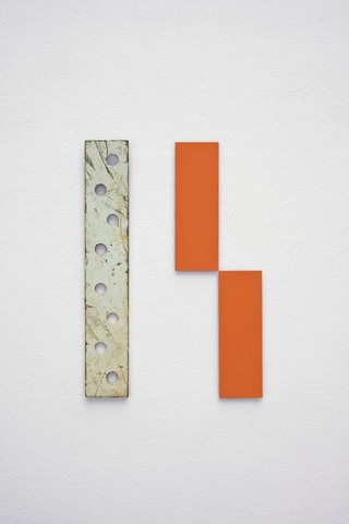 Ohne Titel, 2008

Stahl, Leder, Fundstück

ca. 65 x 65 x 1 cm